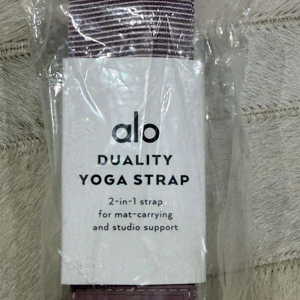 alo yoga Duality yoga strap- Soft Mauve - Picture 9 of 9